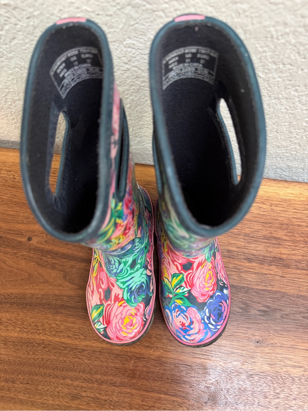 Bogs kids size 11 rubber rain boots, flowers - Picture 5 of 7